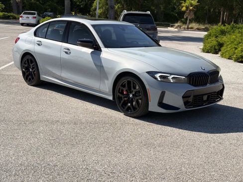 New 2026 BMW 330i Sedan w/ M Sport Package RWD image 2
