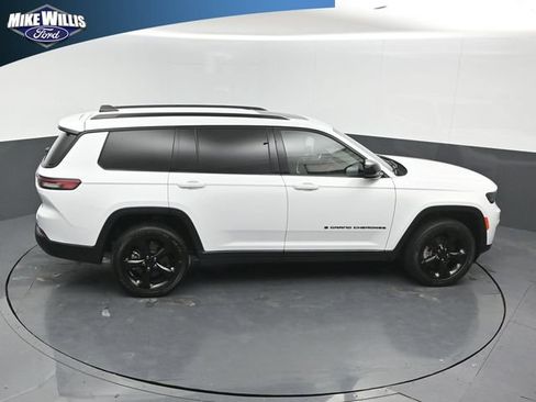 Used 2023 Jeep Grand Cherokee L Laredo AWD/4WD image 16