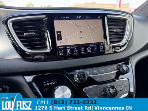 Used 2019 Chrysler Pacifica Touring-L w/ Advanced Safetytec Group FWD image 25