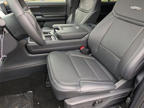 New 2025 Ford Expedition Platinum image 42