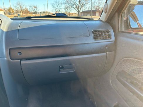 Used 2004 Nissan Frontier XE w/ (PWR) XE Pwr Pkg AWD/4WD image 17