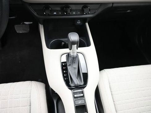 Used 2023 Honda HR-V LX image 31