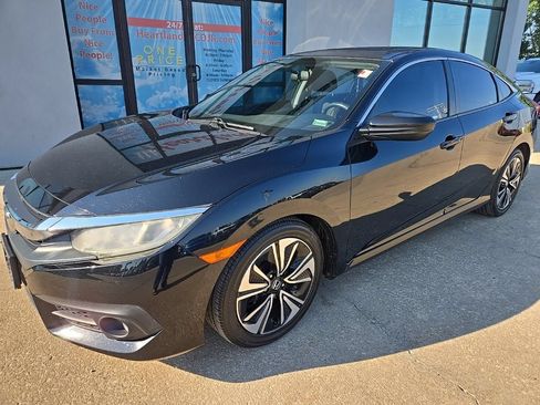Used 2018 Honda Civic EX-T image 2