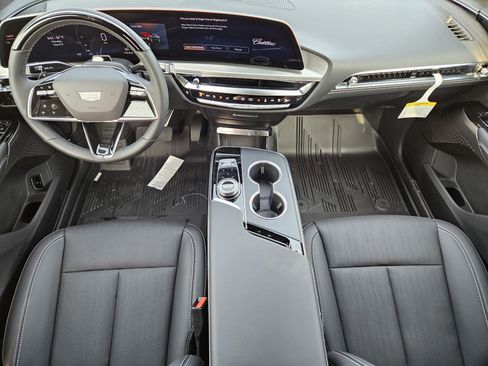 New 2026 Cadillac Lyriq Sport w/ LPO, Floor Liner Package AWD/4WD image 19
