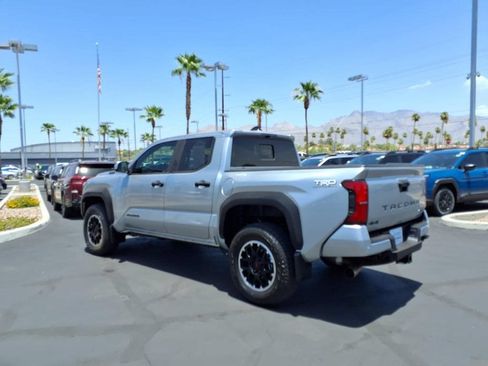 Used 2026 Toyota Tacoma TRD Off-Road w/ TRD Off Road Upgrade Package AWD/4WD image 12