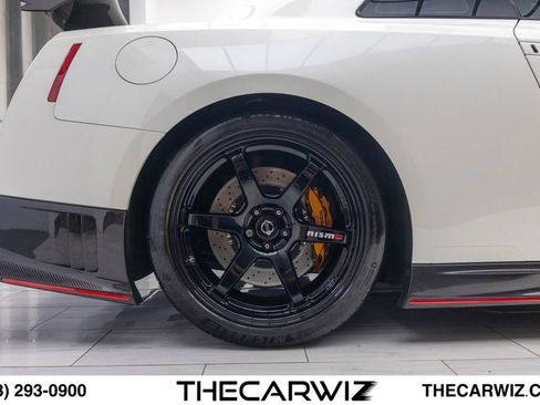 Used 2018 Nissan GT-R NISMO AWD/4WD image 33