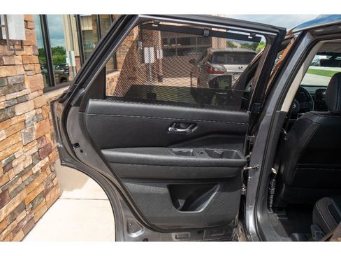 Used 2023 Nissan Pathfinder SL w/ Black Appearance Package AWD/4WD image 16