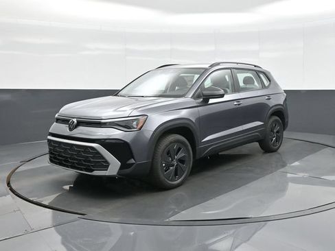 Used 2025 Volkswagen Taos S w/ Taos MDO Package FWD image 3