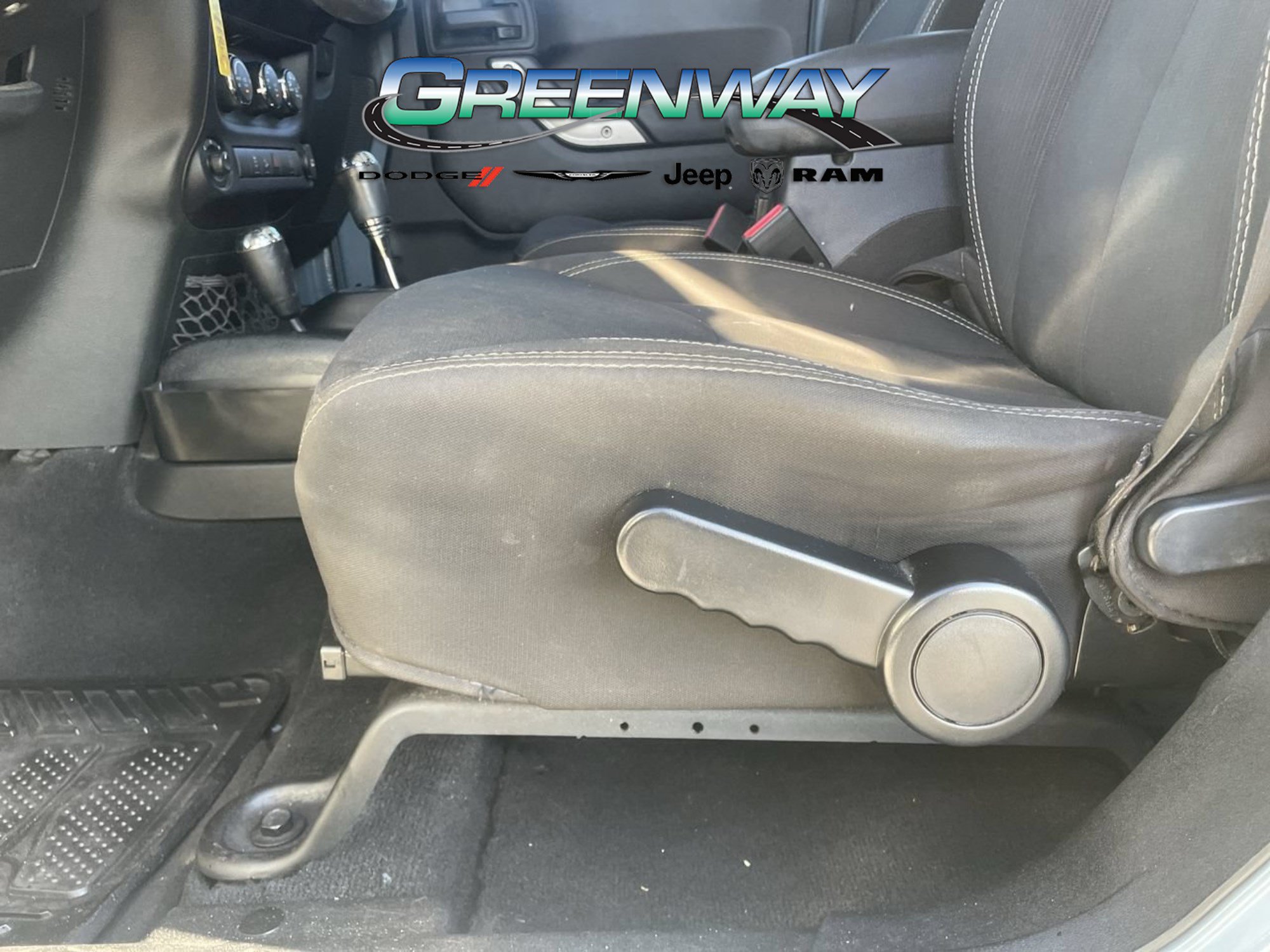 Used 2015 Jeep Wrangler Unlimited Sahara AWD/4WD image 20