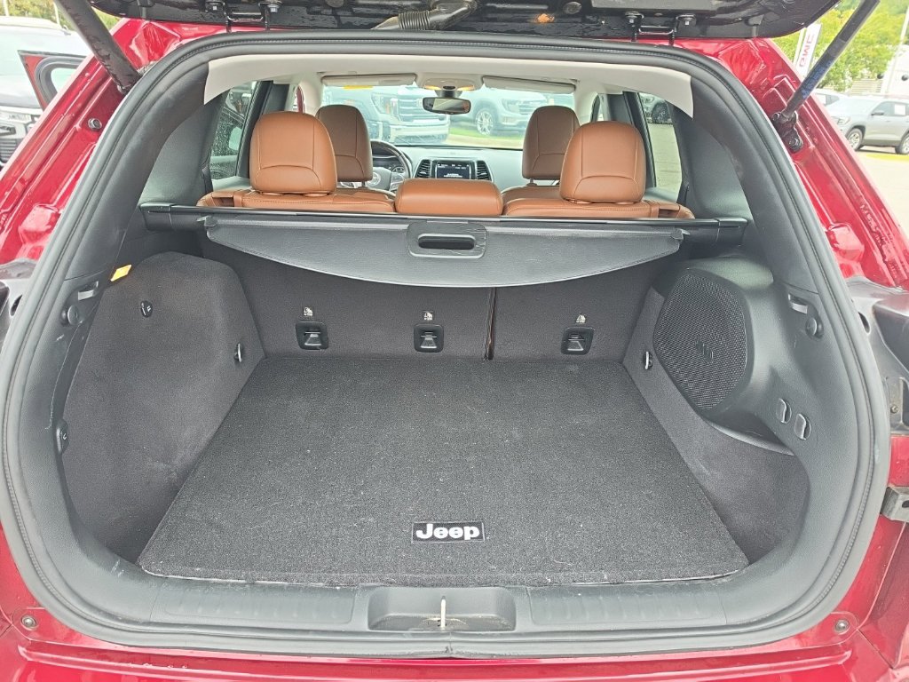 Used 2019 Jeep Cherokee Overland FWD image 27