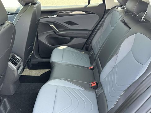 New 2026 Volkswagen Tiguan SE FWD image 13