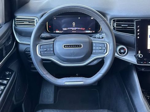 Used 2023 Jeep Wagoneer L Series III w/ Preferred Equipment Group AWD/4WD image 16
