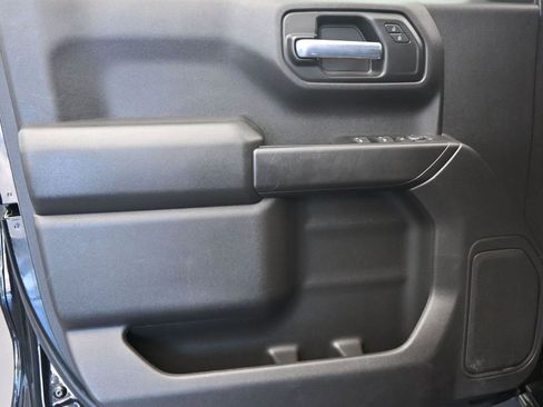 Used 2023 Chevrolet Silverado 1500 Custom image 24