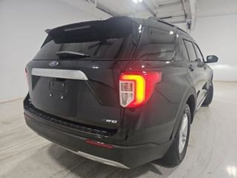 Used 2022 Ford Explorer XLT w/ Equipment Group 202A AWD/4WD image 6