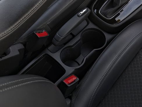 Used 2022 Buick Encore Preferred w/ Safety Package image 36