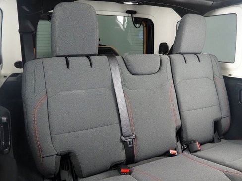 Used 2025 Jeep Wrangler 4WD Rubicon image 14