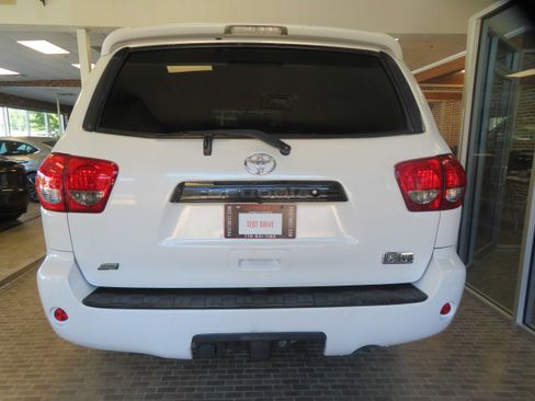 Used 2012 Toyota Sequoia Platinum AWD/4WD image 5