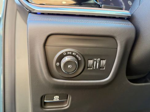 New 2026 Jeep Grand Cherokee Summit AWD/4WD image 22