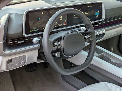 Used 2025 Hyundai Ioniq 6 SEL image 15