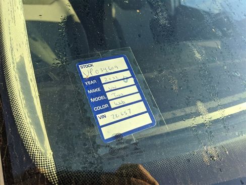 Used 2022 Volkswagen Taos SE w/ Panoramic Sunroof Package image 7