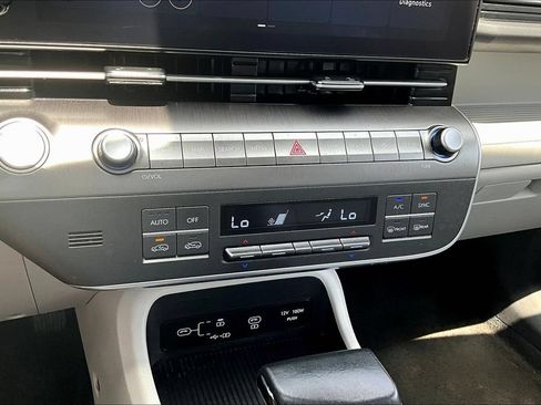 Used 2024 Hyundai Kona SEL AWD/4WD image 16