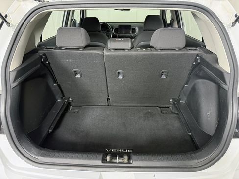 Used 2021 Hyundai Venue SEL w/ Premium Package FWD image 16