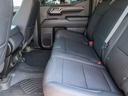 Used 2022 Chevrolet Silverado 1500 LT AWD/4WD image 18