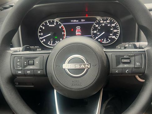 Used 2024 Nissan Rogue S FWD image 19