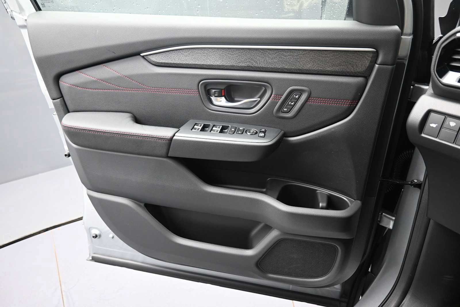 New 2026 Honda Pilot Black Edition image 10