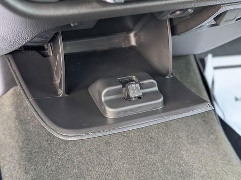 Used 2018 Chevrolet Silverado 1500 LT w/ All Star Edition image 23