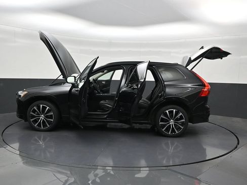 Used 2024 Volvo XC60 B5 Plus AWD/4WD image 33