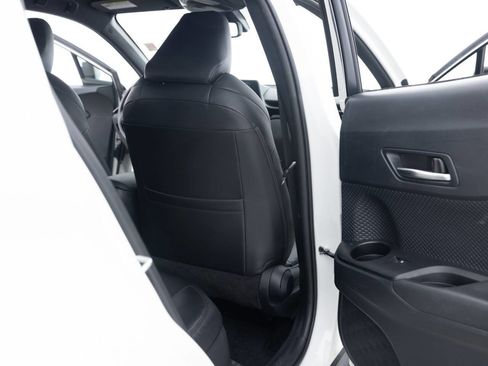 Used 2018 Toyota C-HR XLE image 30