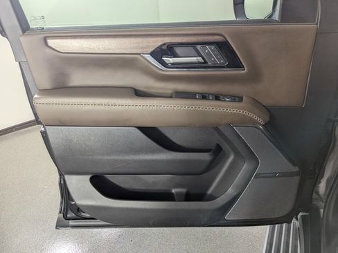 Used 2025 GMC Yukon XL Denali Ultimate AWD/4WD image 14