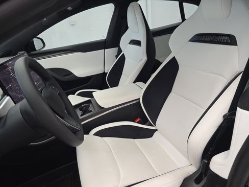 Used 2024 Tesla Model S Plaid AWD/4WD image 15