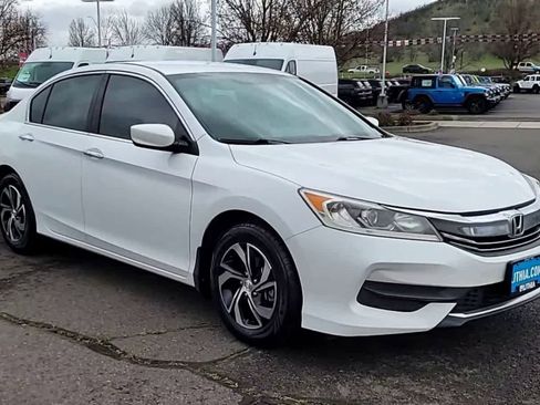 Used 2016 Honda Accord LX image 2