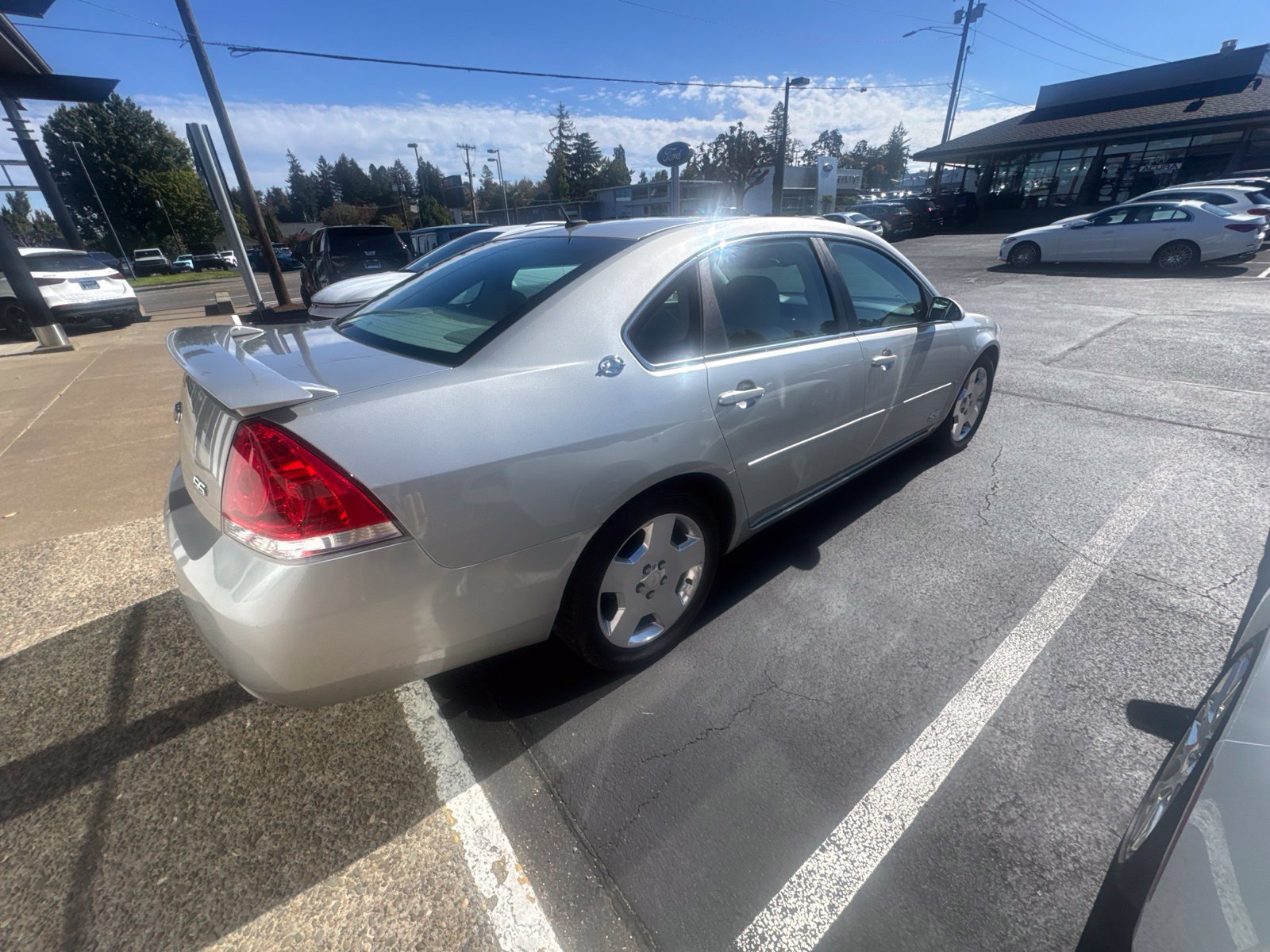 Used 2008 Chevrolet Impala SS w/ Convenience Package FWD image 3