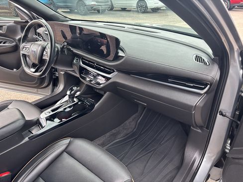 Used 2024 Buick Envista Avenir FWD image 21