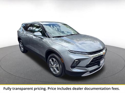 Used 2026 Chevrolet Blazer LT FWD image 1