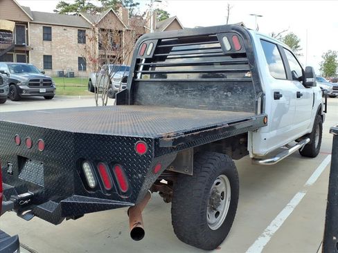 Used 2017 Ford F250 XL w/ Power Equipment Group image 8