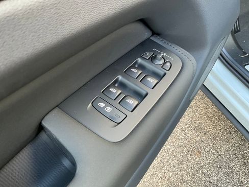 New 2026 Volvo XC60 B5 Plus w/ Protection Package Premier image 11