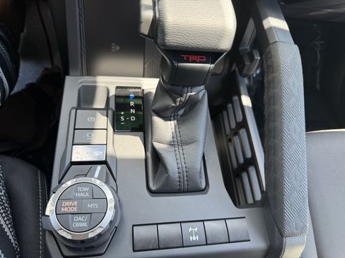 Certified 2025 Toyota Tacoma TRD Off-Road w/ TRD Off Road Upgrade Package AWD/4WD image 17