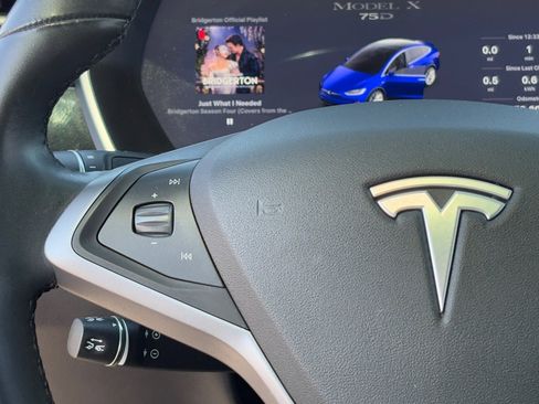 Used 2018 Tesla Model X 75D image 19