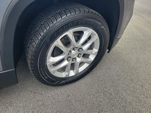 Used 2018 Chevrolet Traverse LT image 38