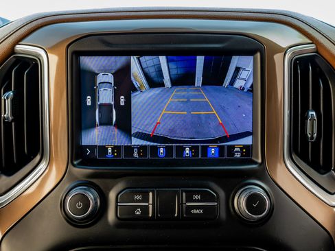 Used 2023 Chevrolet Silverado 3500 High Country w/ Technology Package image 25