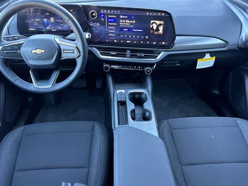 Used 2026 Chevrolet Equinox EV LT image 16