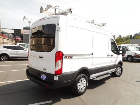 Used 2017 Ford Transit 250 130 Medium Roof RWD image 7