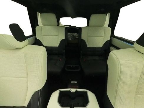 Used 2024 Toyota Sequoia Capstone AWD/4WD image 31
