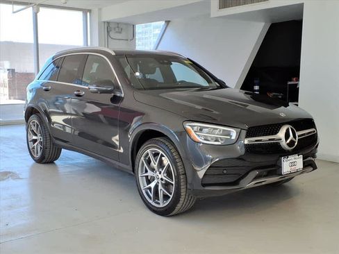 Used 2022 Mercedes-Benz GLC 300 4MATIC image 3