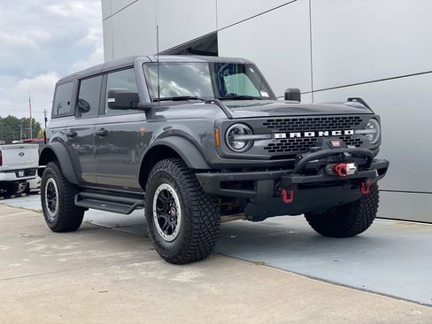 Used 2022 Ford Bronco Badlands w/ Sasquatch Package AWD/4WD image 2