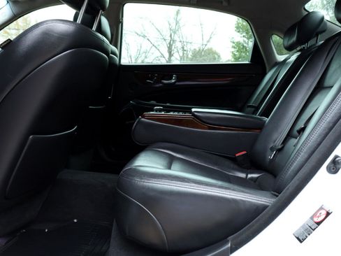 Used 2016 Hyundai Equus Signature image 15